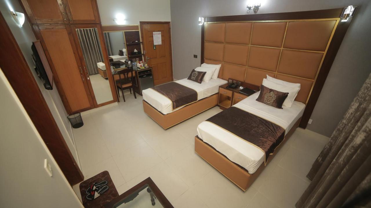 Four Squares Karachi Bed & Breakfast Exterior foto
