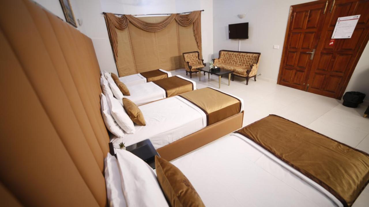 Four Squares Karachi Bed & Breakfast Exterior foto