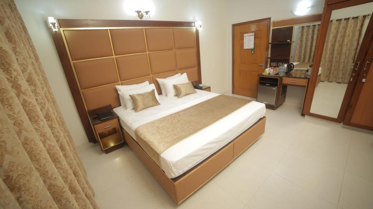 Four Squares Karachi Bed & Breakfast Exterior foto